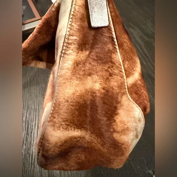 FENDI Ponyhair Mama Forever Baguette Neutrals shoulder bag - Picture 6 of 12